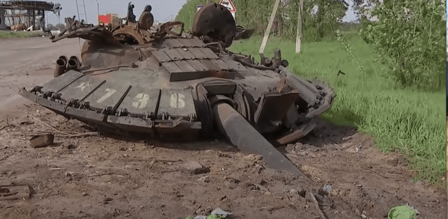 counter_tracker's tweet photo. @Duir100 @trip_to_valkiri The first T-80BVM kill of the war was via Bayer ATGM from a BTR-4. https://t.co/XhHstSByFz
