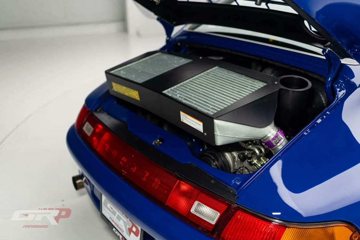 macos_porsche's tweet photo. おはようございます
空冷911最終ウェポン×推定生産数193台
MY1996 993GT2 Street
走行距離55,860mi
3.6L Flat6+twin turbo Eg
430HP/6MT/LHD
$2,399,995 ¥160換算 約3億8,400万円
ボルトオン式軽量グラスファイバー製
オーバーフェンダーが特徴的で
ロマンの塊&amp;ハイパー希少な
コレクターズマシン案件 https://t.co/Q1igkGdZan