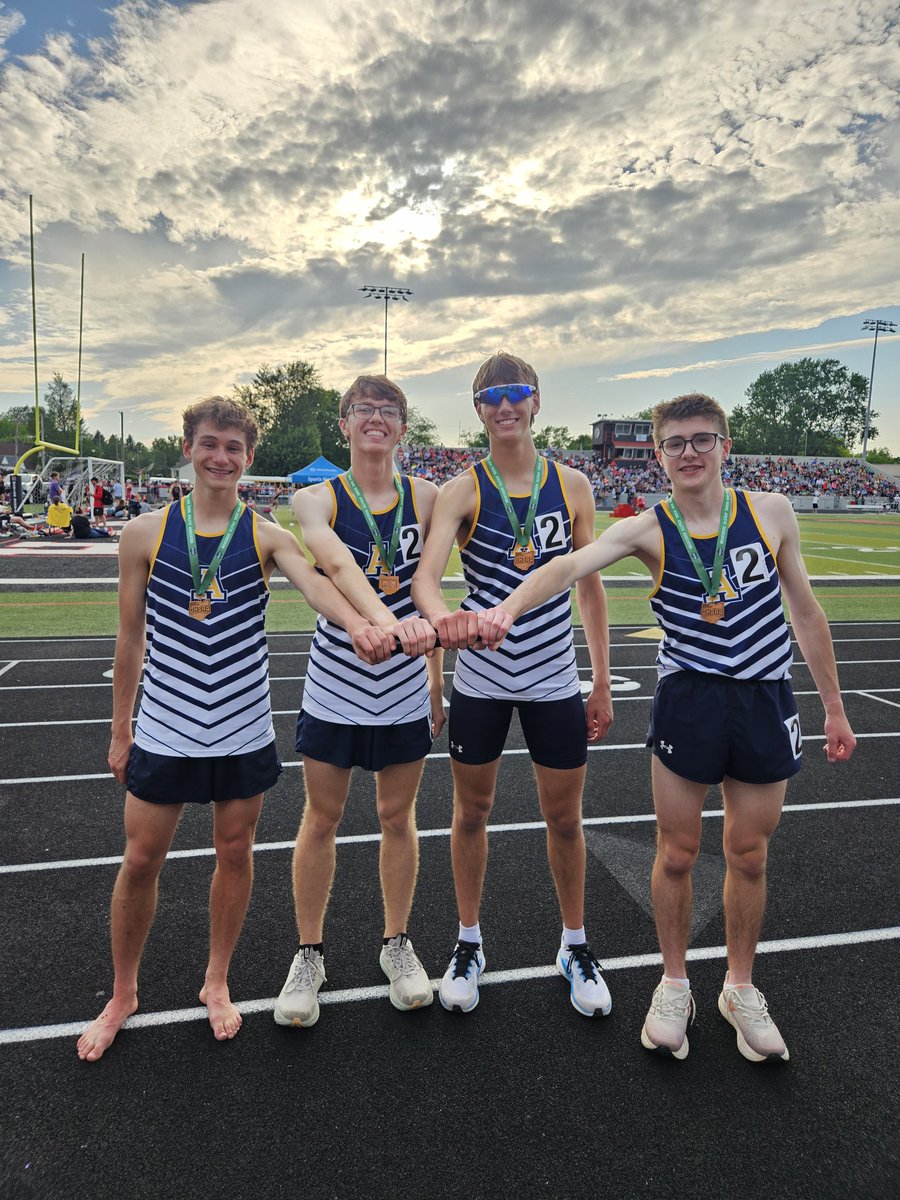 ArchboldTFXC's tweet photo. They did it!!!

🚨 STATE BOUND🚨
💪 4x800
Connor ~ Trevor ~ Bo ~ Jude

Well done gentlemen...well done!!!! https://t.co/zxhpYKaNe7