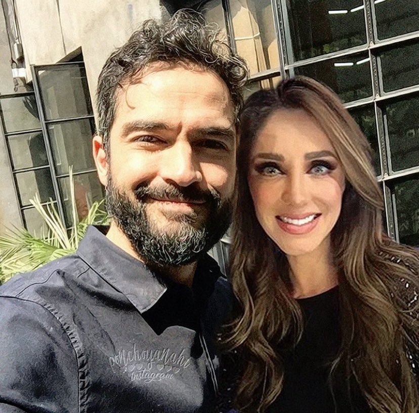 ponchoyanahi_'s tweet photo. Eu fiz                                              Eles realizaram
em 2018                                       em 2026 https://t.co/JONsQ6oYJP