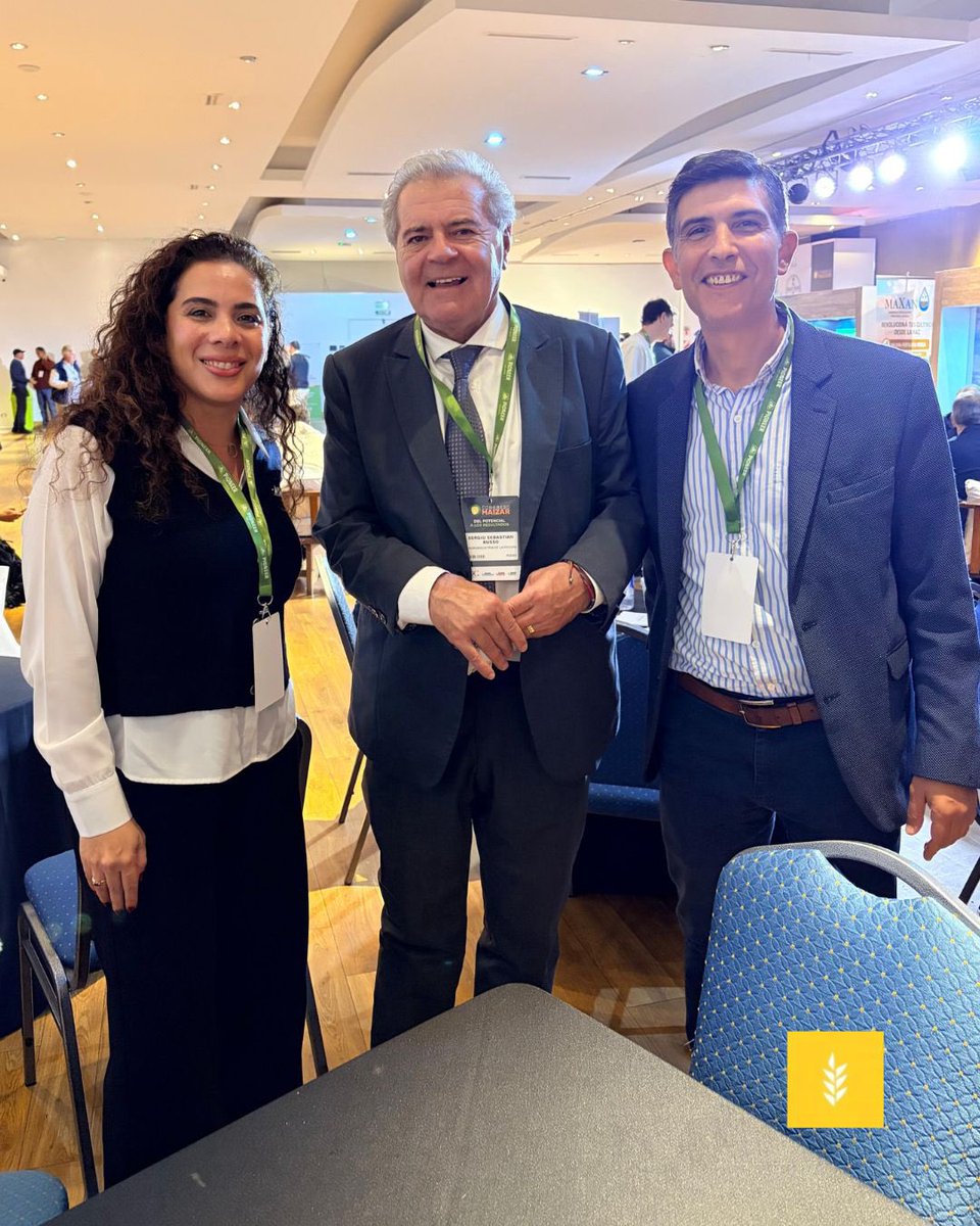BCCBA's tweet photo. También estuvieron presentes el ministro de Bioagroindustria, dr. Sergio Busso; y el secretario de Agricultura y Recursos Renovables, ing. Marcos Blanda.
El maíz y el sorgo son los motores de la Argentina. Transformarlos exige algo más que potencial: sincronización estratégica. https://t.co/Pjs1kXGkUV
