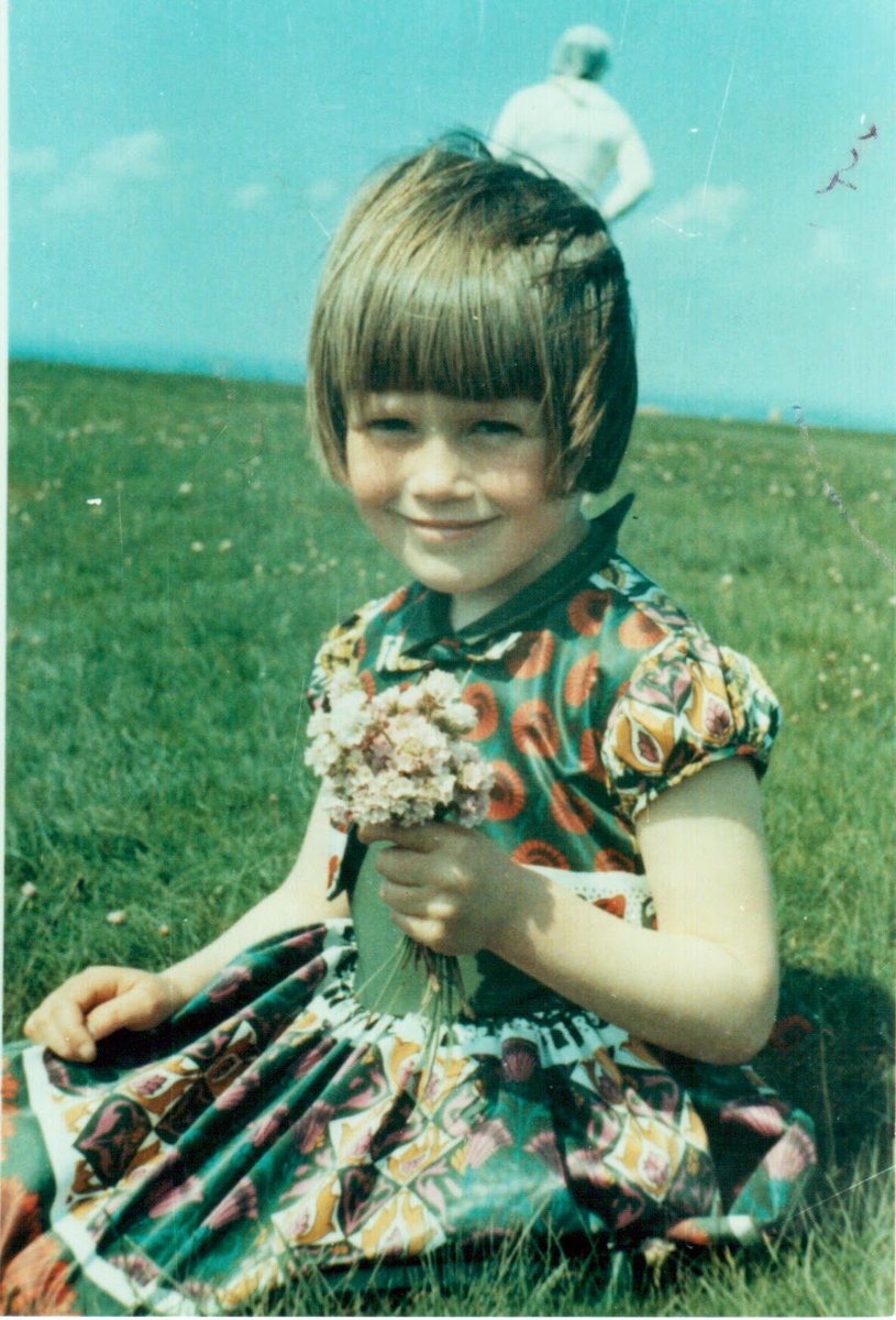 BrunoSete's tweet photo. O Grande Mistério do Astronauta de Solway, em Carlisle, Inglaterra, Estuário de Solway - Firth Spaceman - Ufo: https://t.co/AiXeN6r7wI Em 23 de maio de 1964, Jim Templeton levou sua filha, Elizabeth, para um passeio em Burgh Marsh, nos arredores de Carlisle. Ele tirou três fotos https://t.co/lEK9tTh34S