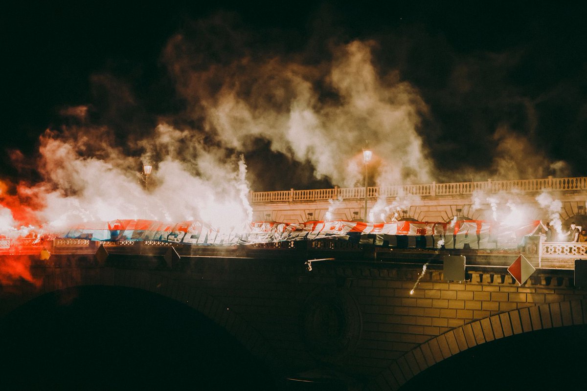 AUTEUIL1991's tweet photo. « Resortez l’arsenal, gagnez la finale » 🔴🔵 @Co_Ultras_Paris 
📸florianpuech https://t.co/Tncw0VRaMJ
