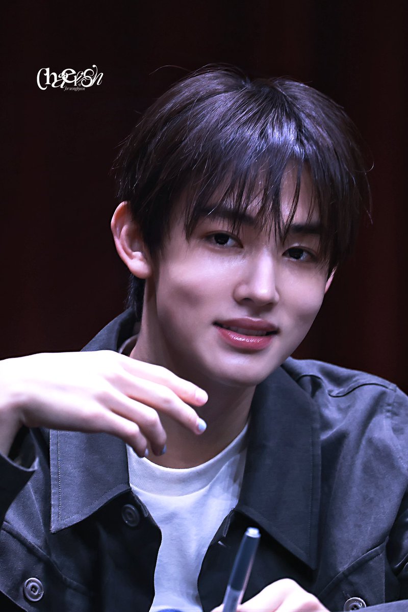 chaerish0113's tweet photo. 260525 뮤아트 팬싸 

#CORTIS #성현 
#SEONGHYEON #코르티스 https://t.co/zxs5890kzh