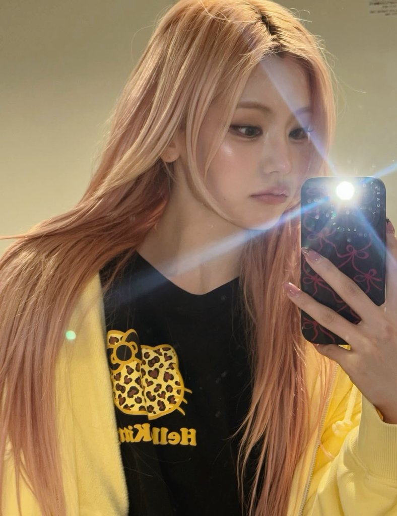 icywannabe's tweet photo. i got you in my pocket 🔮💫 https://t.co/5wS3o06idI