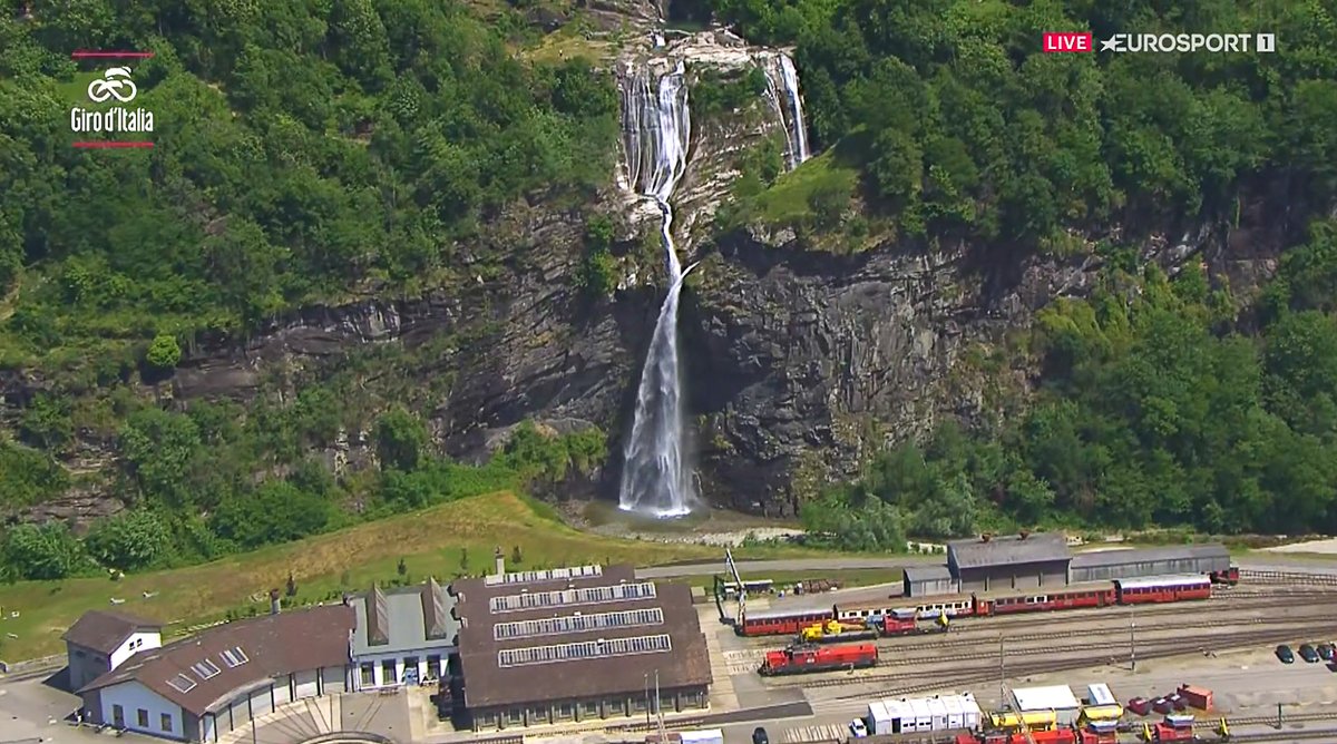 323K13L's tweet photo. Giro d’Italia 2026 — Stage 16🇨🇭
Bellinzona → Carì
moments of beauty &amp; chaos

#GirodItaliaᴿᴾ https://t.co/2HcPCPjdvS