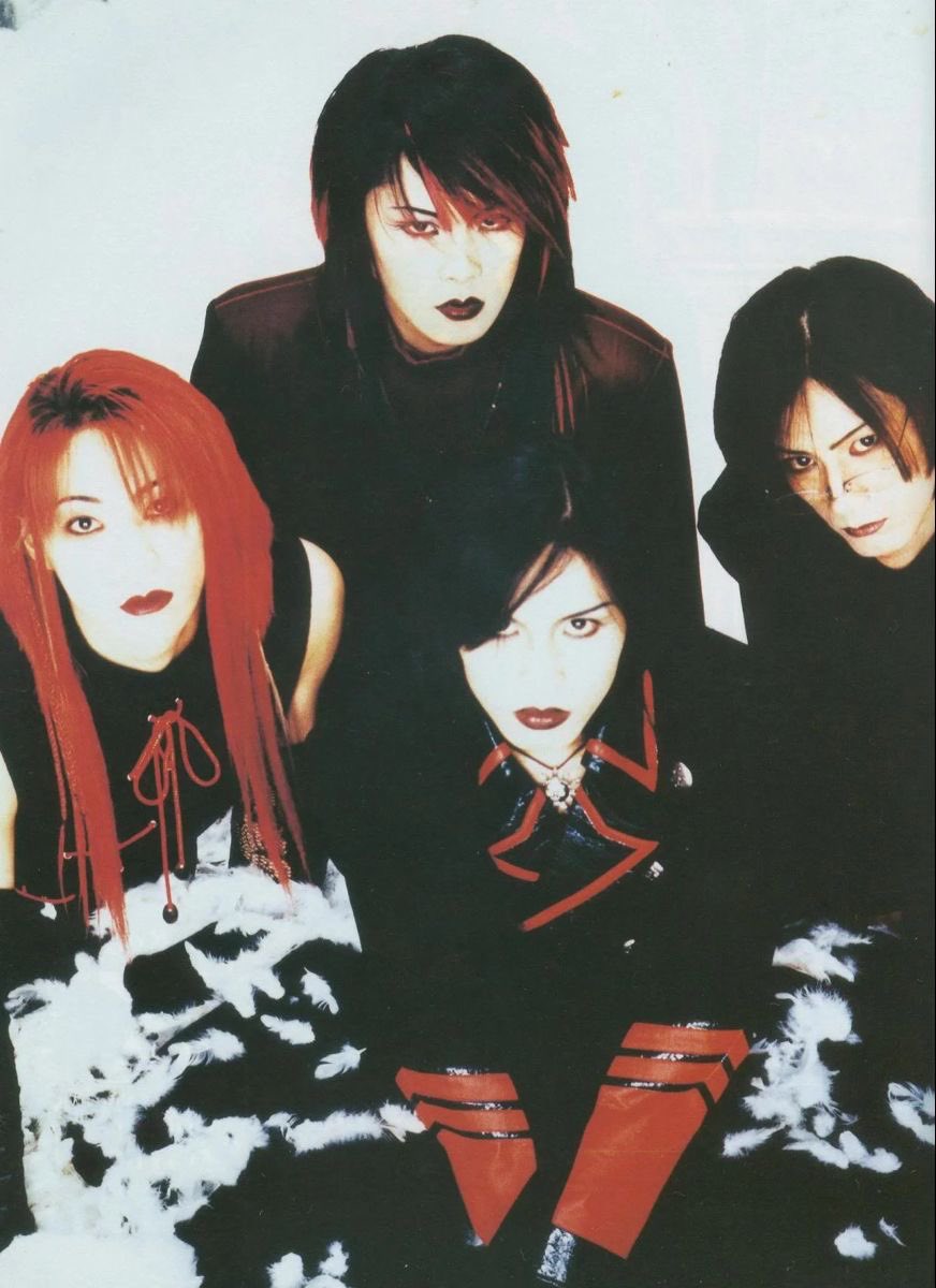 A_T_M_K_unaju's tweet photo. #このバンドorミュージシャンを分かったらリプ・100いいね目指す
ヒント：1990年代から2000年代初頭のヴィジュアル系黄金期を支えた、名古屋出身の伝説的なロックバンドで、「元祖正統派ヴィジュアル系」とも評され、黒夢らと共に初期の「名古屋系」という独自のダークな潮流を確立しました https://t.co/zo48rgHenB