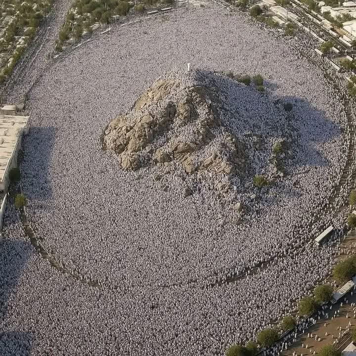 K__Z104's tweet photo. والله ما تمنيت شيئاً كما تمنيت أن اكون من ضيوفك..🕋🤲🏻 https://t.co/6W4m4viA4S
