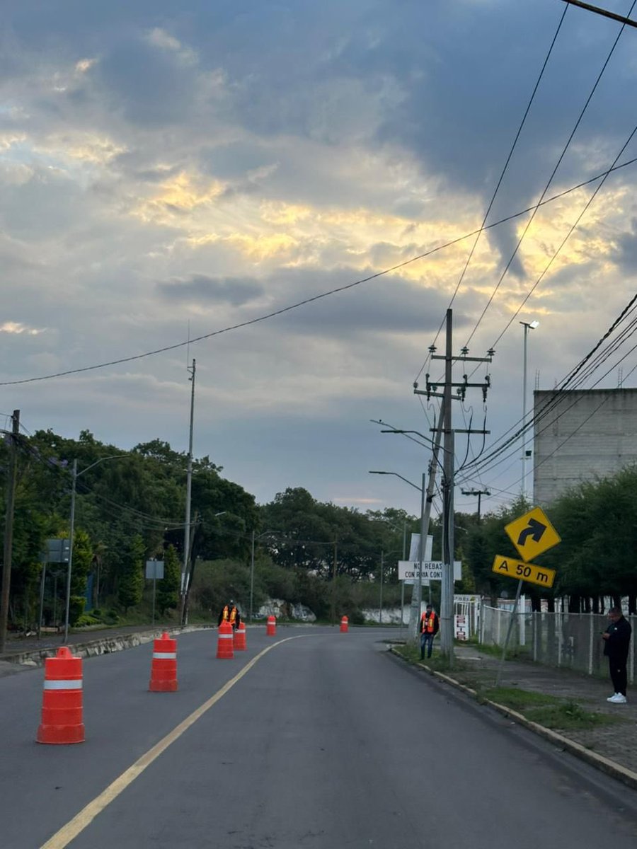 NDP_Noticias's tweet photo. 🚦 ¡Nueva medida en Huixquilucan!
La alcaldesa @RominaCDV activó el carril reversible en la carretera Río Hondo–Huixquilucan para agilizar traslados hacia Interlomas y Naucalpan en horas pico. 🕒🚗
Conoce más ⬇️
🔗https://t.co/L4bFd3iRYN 🌐
#CarrilReversible #Movilidad https://t.co/yz6XXS728u