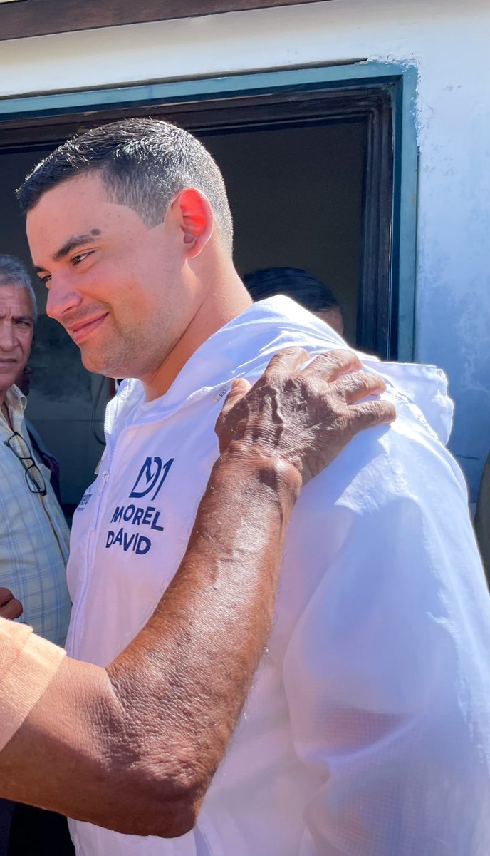 HotelMusipan's tweet photo. #MorelRodriguez, alcalde del municipio Mariño, Edo.Nva.Esparta. De #FuerzaComunal , de su alcaldía salieron los permisos para los negocios de #GramckoArteaga y testaferros. El abuelo fué el gobernador vendido a Maduro. https://t.co/YFvgeH9MSl