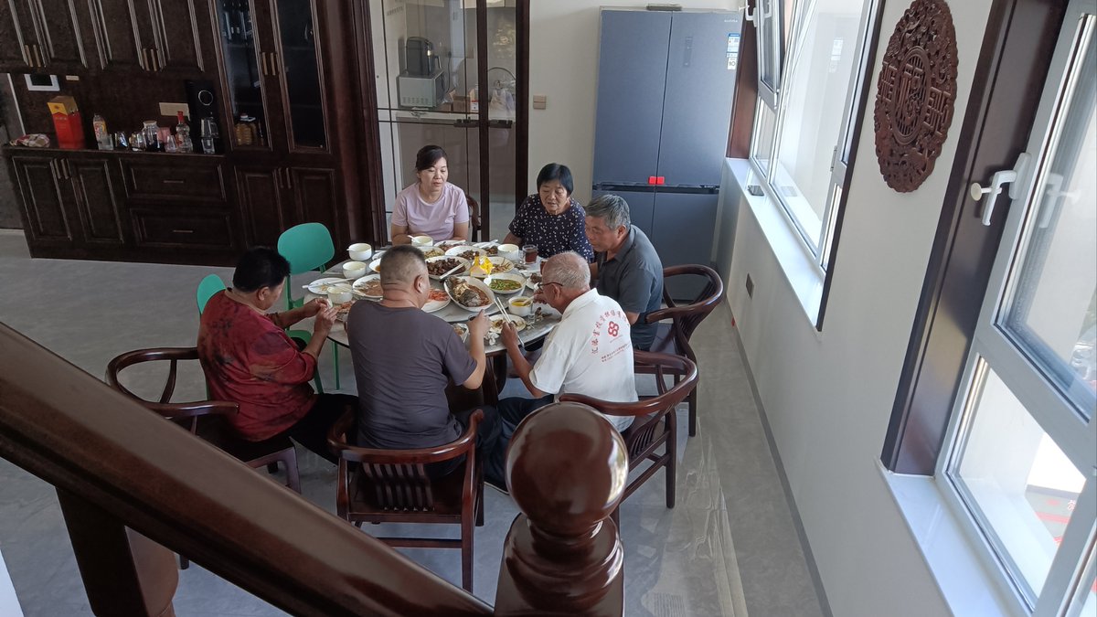 AbdulaalAbdula5's tweet photo. Community potluck this Saturday (2-5PM) at Central Park Pavilion! Bring a dish to share, your favorite mug, and let’s meet neighbors. Free for all!， https://t.co/xs0jzTFNO0