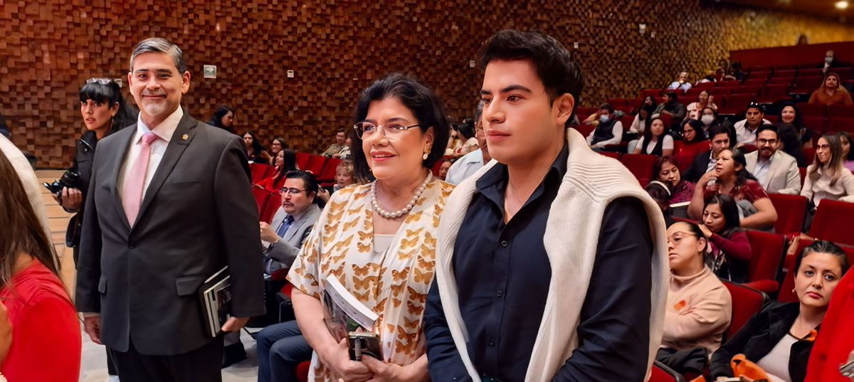 alfrednavag's tweet photo. Tuve el honor de acompañar a la Presidenta del Tribunal Superior Agrario, la Magistrada Claudia Dinorah Velázquez González, a la presentación del libro “El acceso a la tierra de las mujeres en México”,, refrendando un compromiso con la defensa de la igualdad sustantiva. https://t.co/eH9ufKQNpi