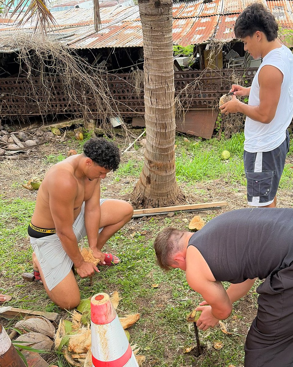 MackenzieHamil8's tweet photo. .@ArizonaFBall players had some pretty cool micro-internships this summer through the team's Beyond Football program! 

Several players spent time in New York for a Wall Street internship in the Financial District with a hedge fund. 

A group also went to Honolulu with Le Nu'u Legacy Foundation in partnership with Hui Mahi'ai 'Āina!