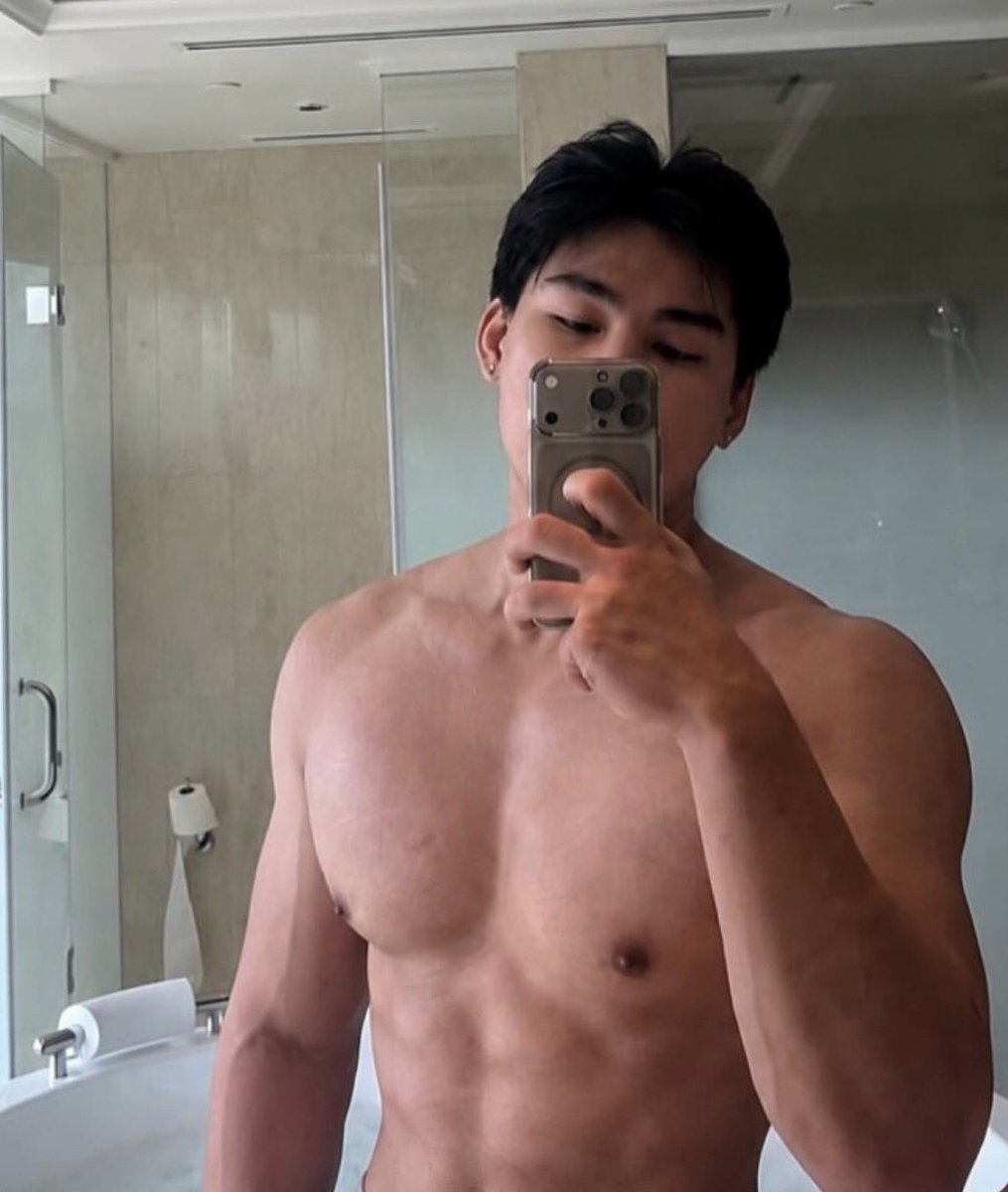 B O Y S R U S 🧨 tweet media