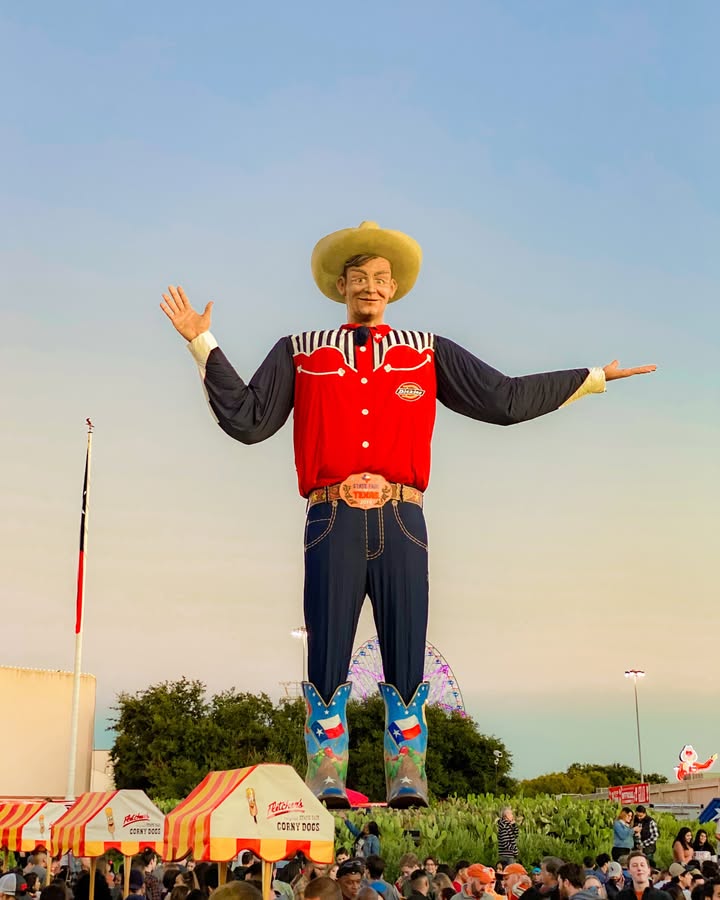 FlyCIRA's tweet photo. Y’all ready for Texas? 🤠 

Nonstop flights from CIRA to @DFWAirport on @AmericanAir mean you're just a few hours from BBQ, boots, and big city vibes. Let the Lone Star adventures begin! 

Book today at https://t.co/HRLT6xb9ZC! 

📸 @visit_dallas 
#FlyCIRA https://t.co/DzpswupJEn