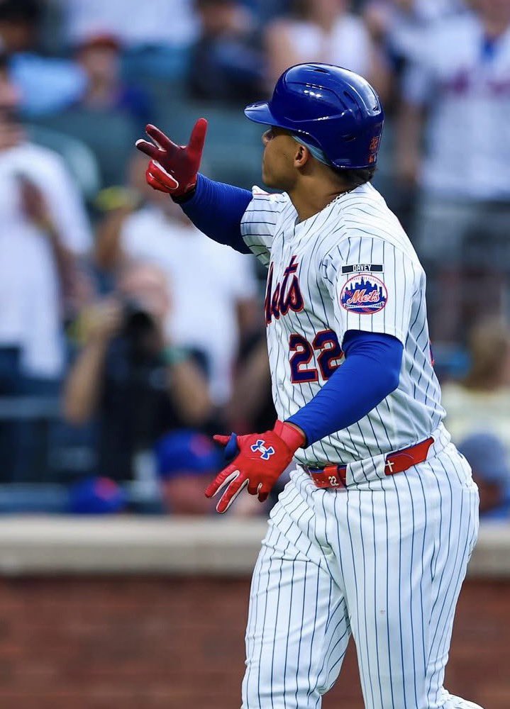 Mets Batflip tweet media