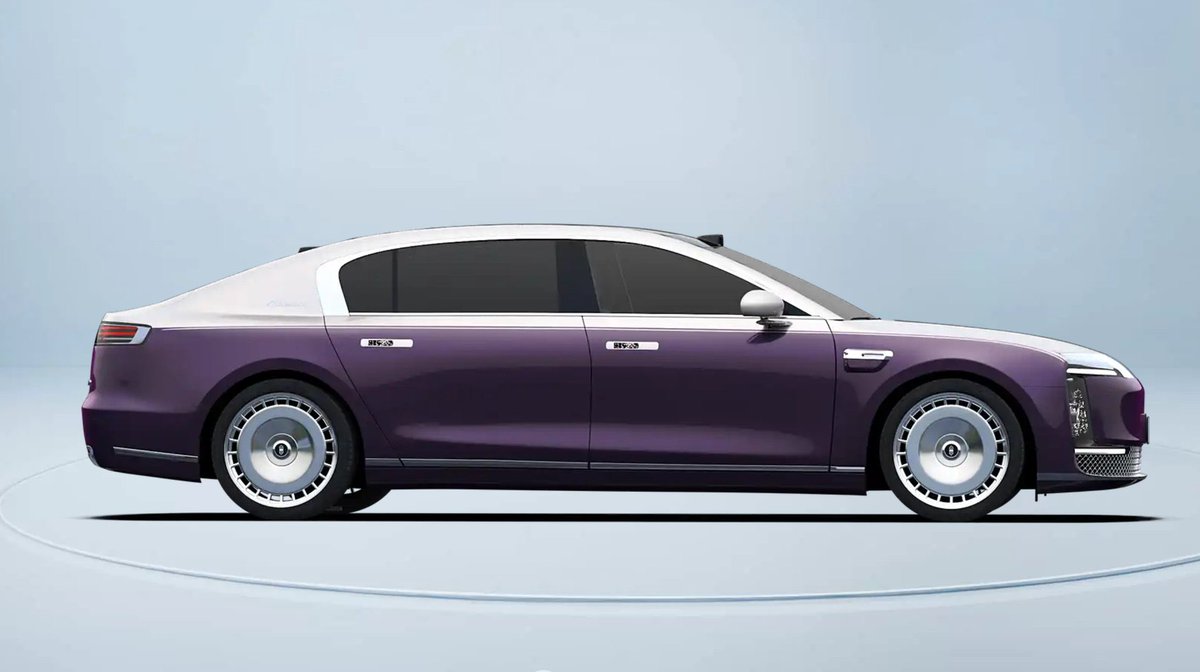 7777eth's tweet photo. The left image shows a Chinese domestic brand Huawei new energy vehicle, and the right image shows a Ferrari new energy vehicle. In terms of design language, Ferrari has regressed by 10 years, while Chinese domestic brands have rapidly risen. When the century old automotive brand culture collides with emerging trends, their gap is gradually widening