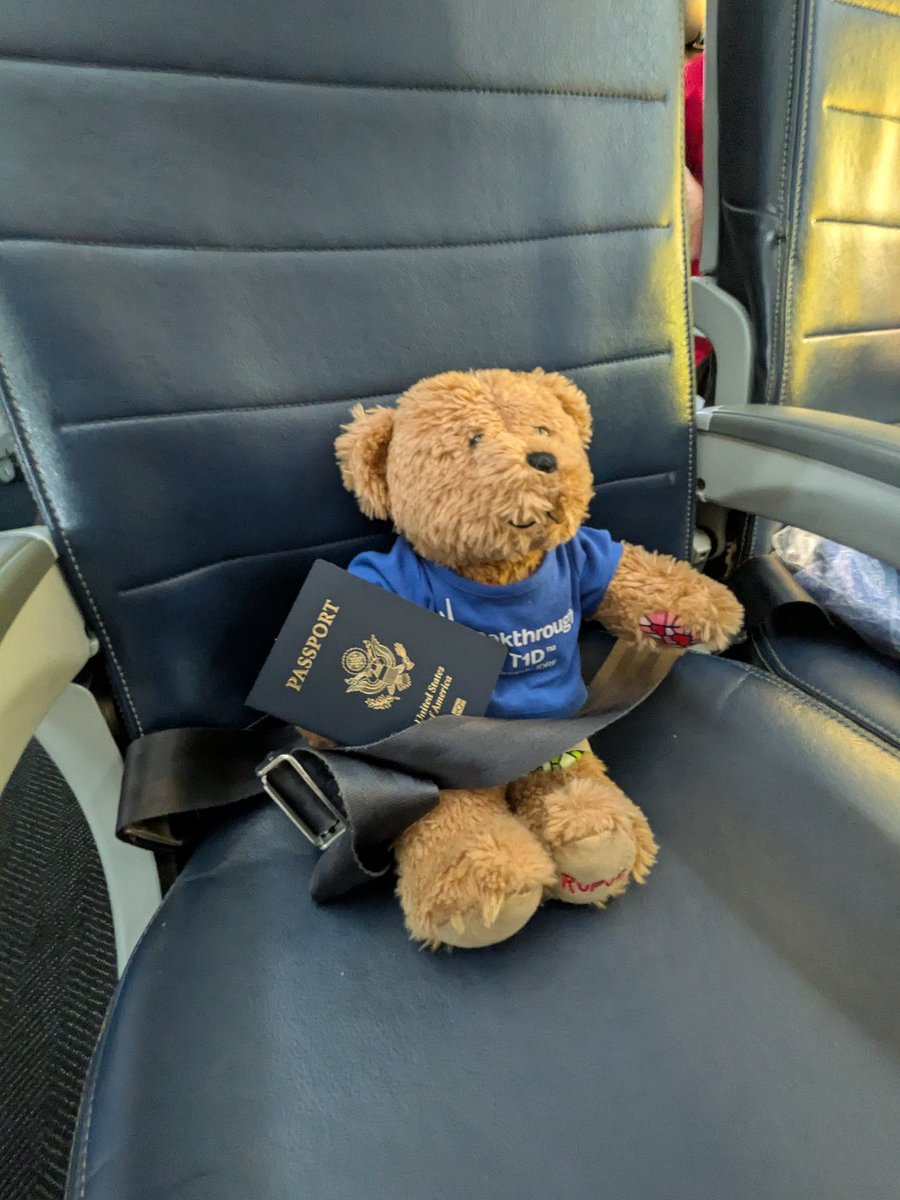 BT1D_Play's tweet photo. Rufus is going international 👋✈️

Next stop: TwitchCon EU 🇳🇱💜 We hope to see some friendly faces there! https://t.co/n7pGF37HzW