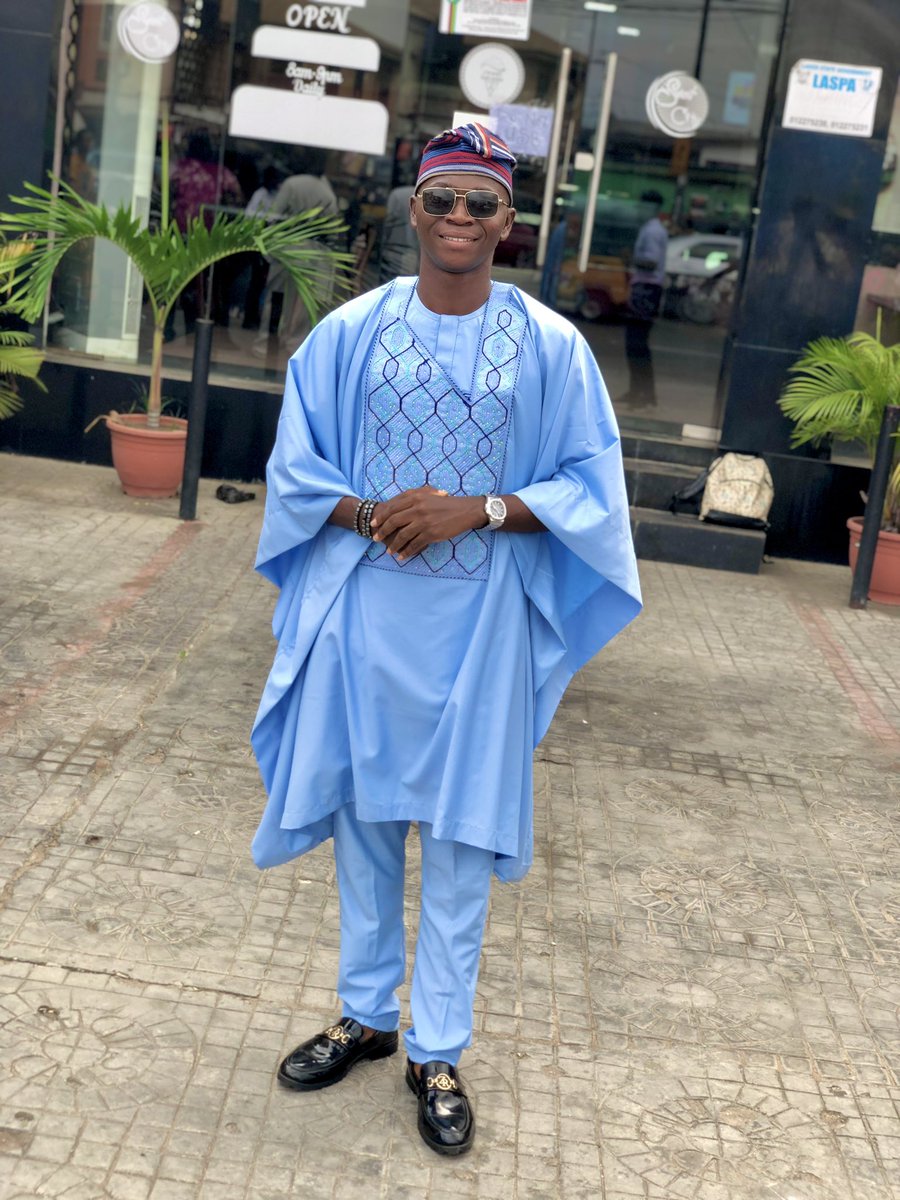 Mideproperties's tweet photo. Ayomide Oluwasegun, ọmọ ọlọ́rọ̀ tí kò gbo dídùn ayé kù. A-bínú-f’ọwọ́-mú-wúrà, ọmọ ọlọ́nà títò títí lo mọ̀ nà àṣeyọrí. You have worked hard, stayed resilient, and kept your eyes on the prize. https://t.co/UsNQlRg8u7