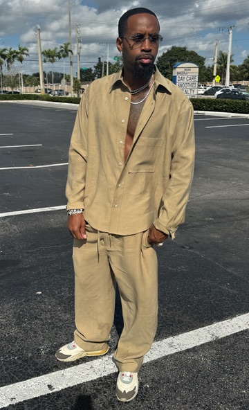 IAMSAFAREE's tweet photo. this my business casual 💆 https://t.co/XeiysYVnio