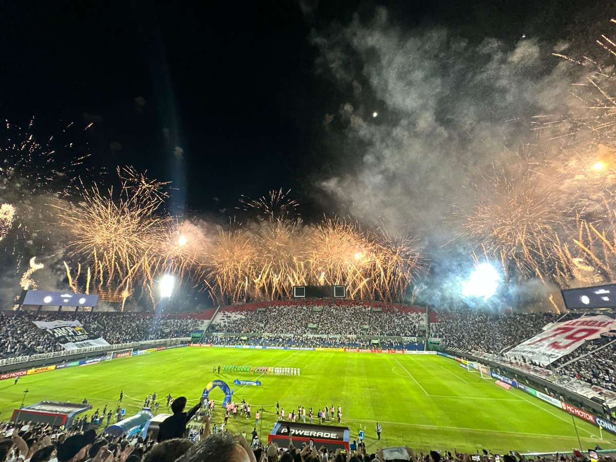 franjeado's tweet photo. Final del partido en Sajonia!!!

GANOOO OLIMPIA!!!

OLIMPIA 3 - 1 Audax Italiano 🇨🇱

OLIMPIA lo dió vuelta en minutos cuando parecía que se le venía la noche.
El Franjeado lidera el grupo y clasifica directo a 8vos de Final. Este viernes al mediodía será el sorteo buscando rival. https://t.co/fY0BUO8WQ0