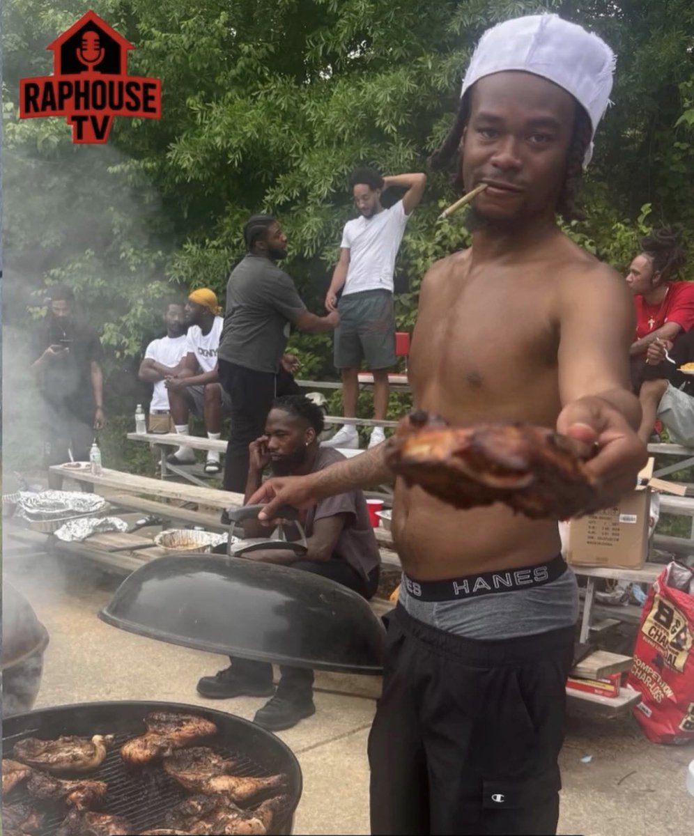 raphousemedia's tweet photo. Mood All Summer 2026 ☀️🍽️🍗 https://t.co/2S6mPcDfxi