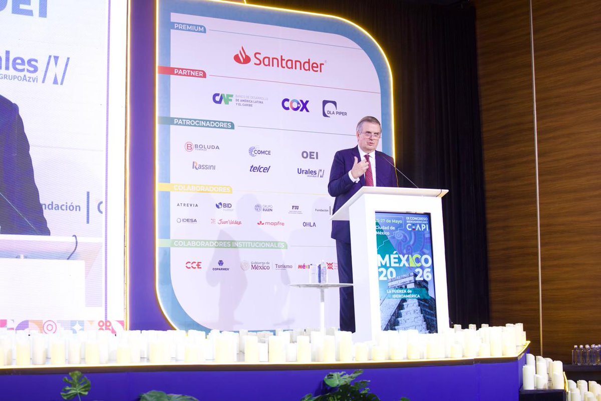CEAPIconsejo's tweet photo. 📍 Intervención del Gobierno de México

@m_ebrard, secretario de Economía de México: "El potencial de Mexico en crecimiento es muy grande, debemos trabajar más en conjunto. Iberoamérica tiene mucho que decir, hacer y proponer."

#IXCongresoCEAPI #CEAPI #Iberoamérica https://t.co/4DKPkfV6w7