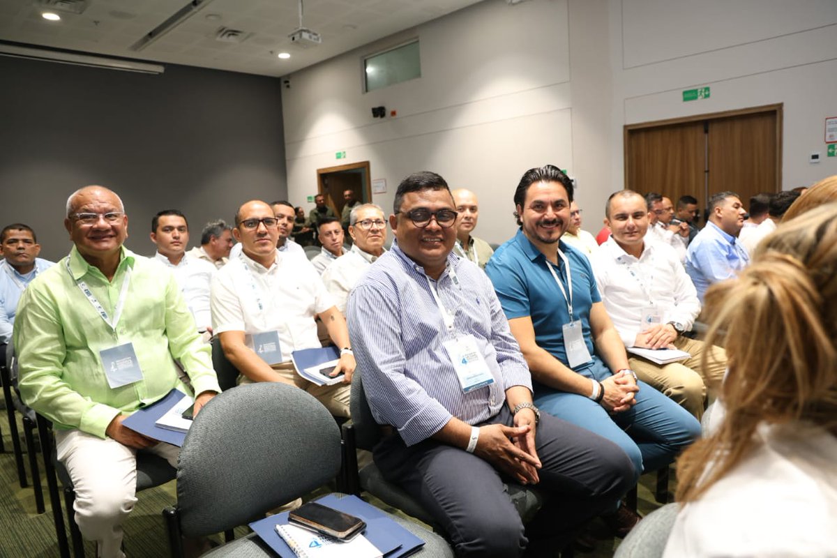 DInpec's tweet photo. Hoy instalamos en Cartagena el IV Encuentro Nacional Directivo del @INPEC_Colombia, un escenario estratégico para fortalecer el liderazgo institucional y avanzar en la transformación del sistema penitenciario colombiano. 🧵👇🏻 https://t.co/dDL7jaSz2x