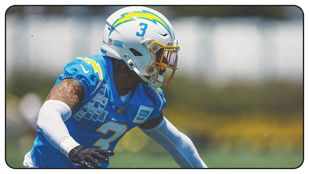 Omar_Navarro__'s tweet photo. “It meant the world to me. Since Day 1, the organization believed in me."

#Chargers All-Pro Derwin James couldn't help but express gratitude a day after agreeing on a contract extension.

More on his reaction, as well as praise from members of the Bolts:

https://t.co/PktVK9MXQo https://t.co/4hmiUPxQIa