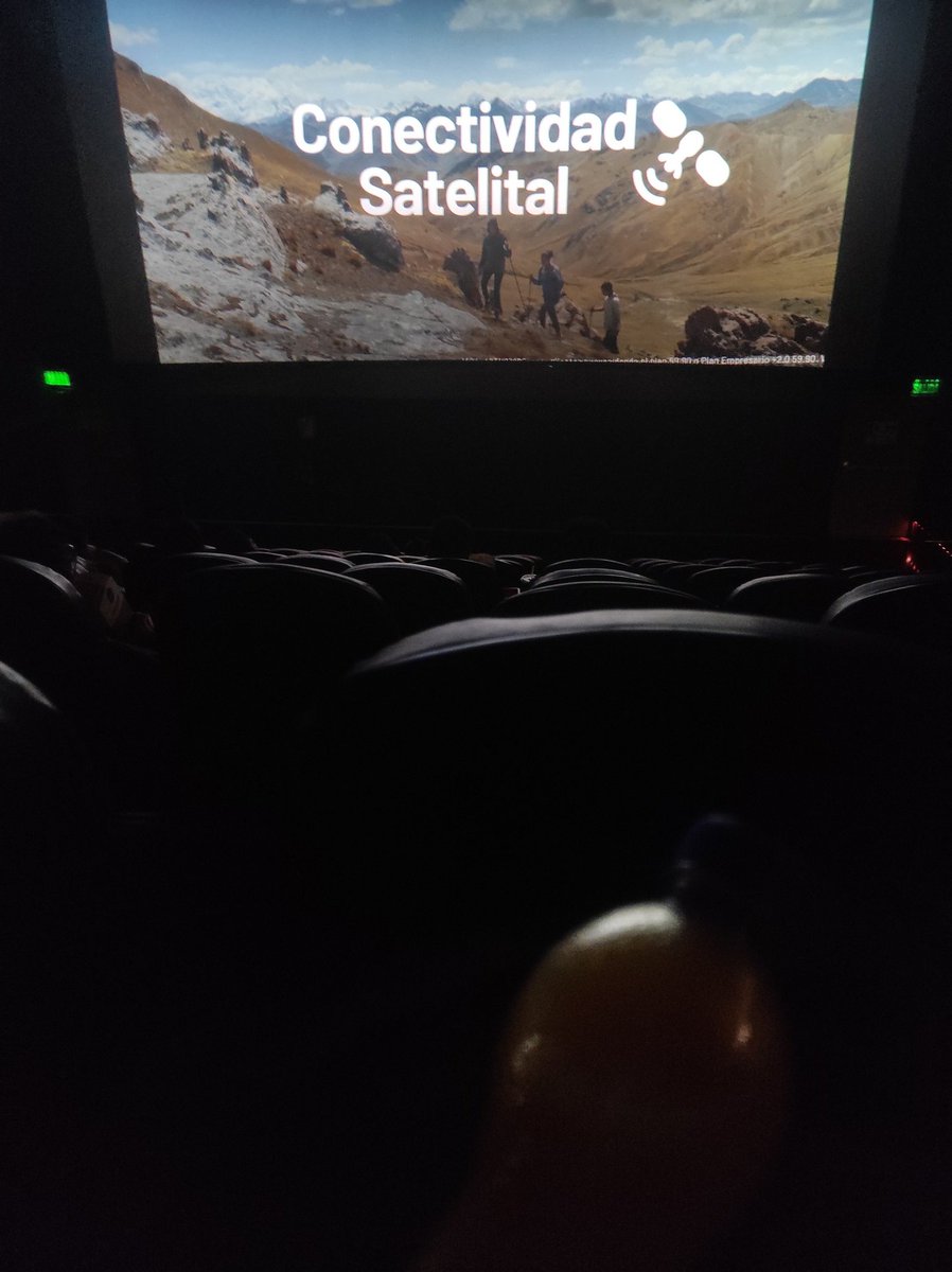 MomitoPE's tweet photo. Llegando a ver Backrooms 😮 https://t.co/xvLTAxpFNS