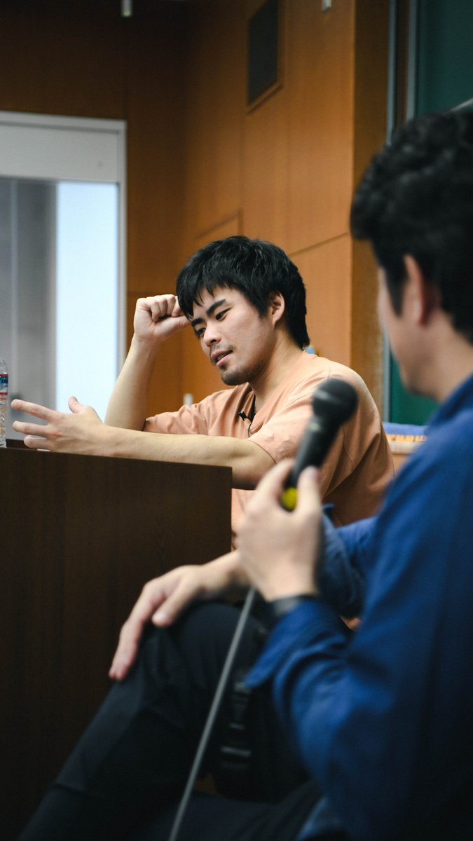 maueizo's tweet photo. 月曜日は団塚唯我監督にお越しいただいて、映画作りの根幹から、現場で起こることなど、様々なお話をしていただきました！学生にとって学びや発見が多くあった90分だったと思います🔍。団塚監督ありがとうございました！！＃団塚唯我　＃見はらし世代　＃遠くへいきたいわ https://t.co/4nLyvyIgcu