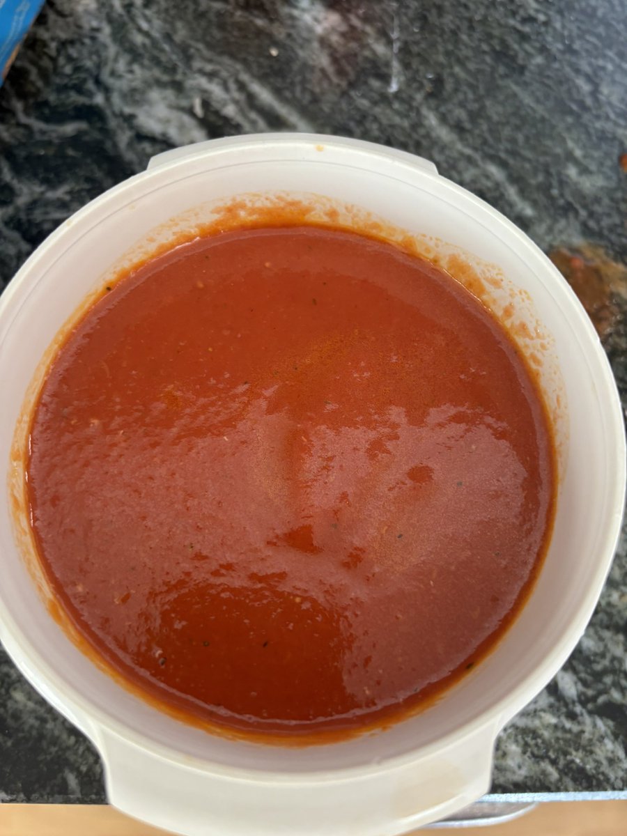 norarasse's tweet photo. the process of making my grandma’s tomato sauce ☺️ https://t.co/rpR4rt315n