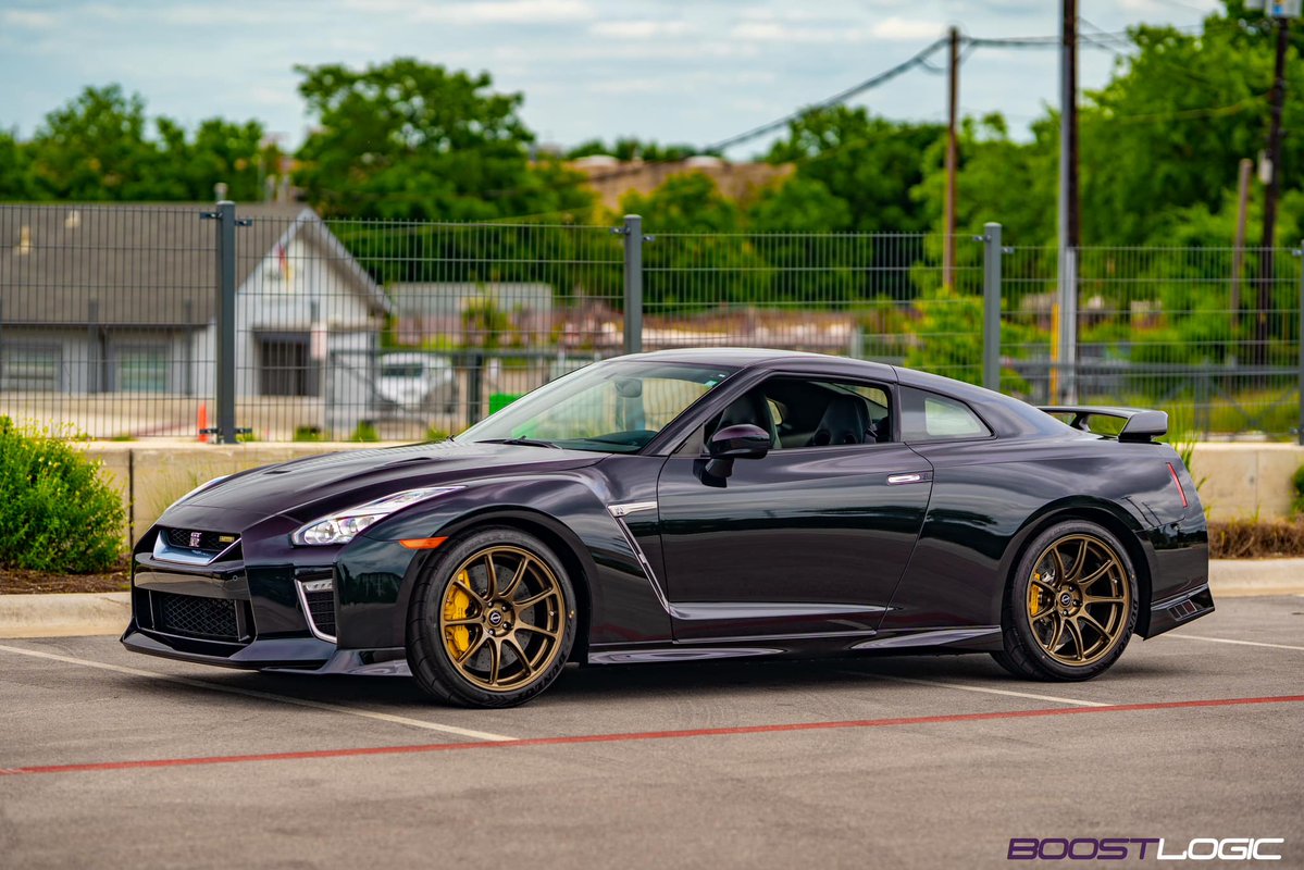 bulletproofauto's tweet photo. Spot the Boost Logic logo through an R35 bumper and you know the build is serious.

Ultimate Race Intercooler. Garrett core, 3-inch Vanjen inlets, 2,000+ whp.

Available now at Bulletproof Automotive. https://t.co/tCooD3js8a