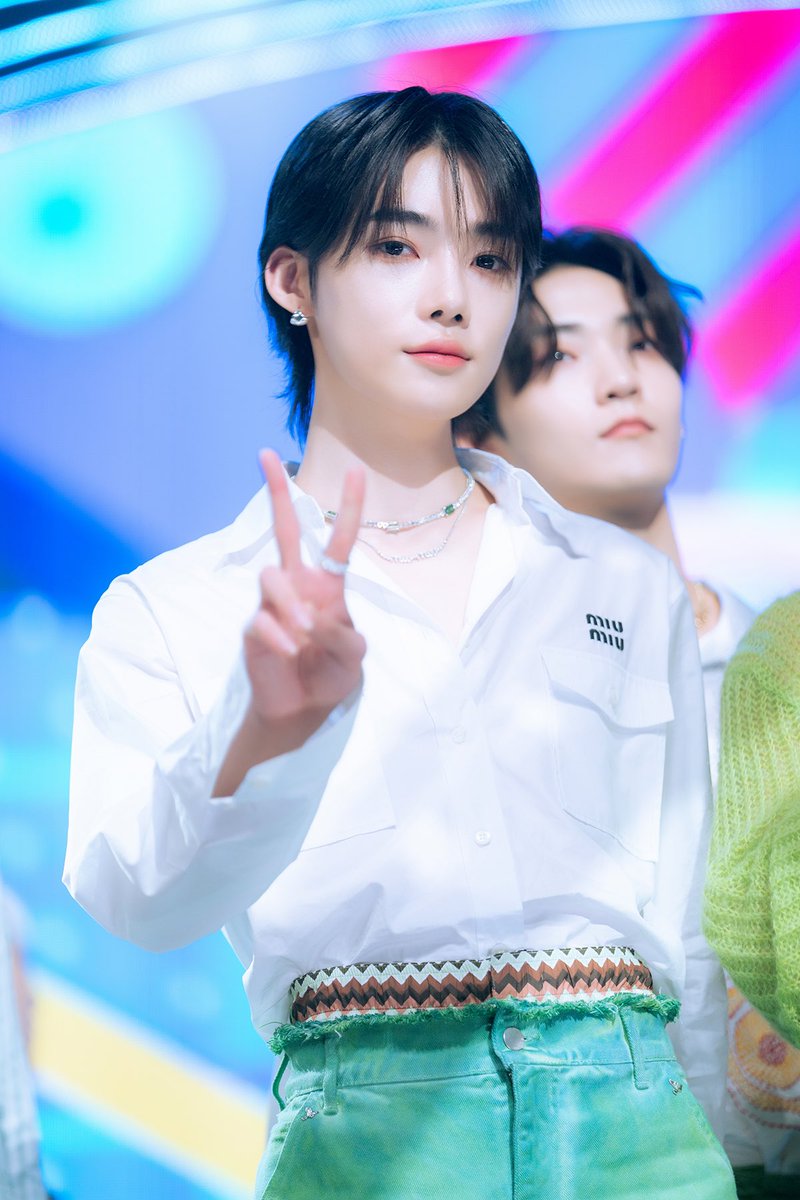 AmyKim65016210's tweet photo. Chanhee is an angel prince👑🪽
He is loved to the moon and back by deobi, I hope he knows that🥹
❤️
We'll stay by your side, and we won't stay silent if anyone hurts you, Chanhee♡

#New #뉴 #WeLoveYouChanhee https://t.co/RrChGKNglE