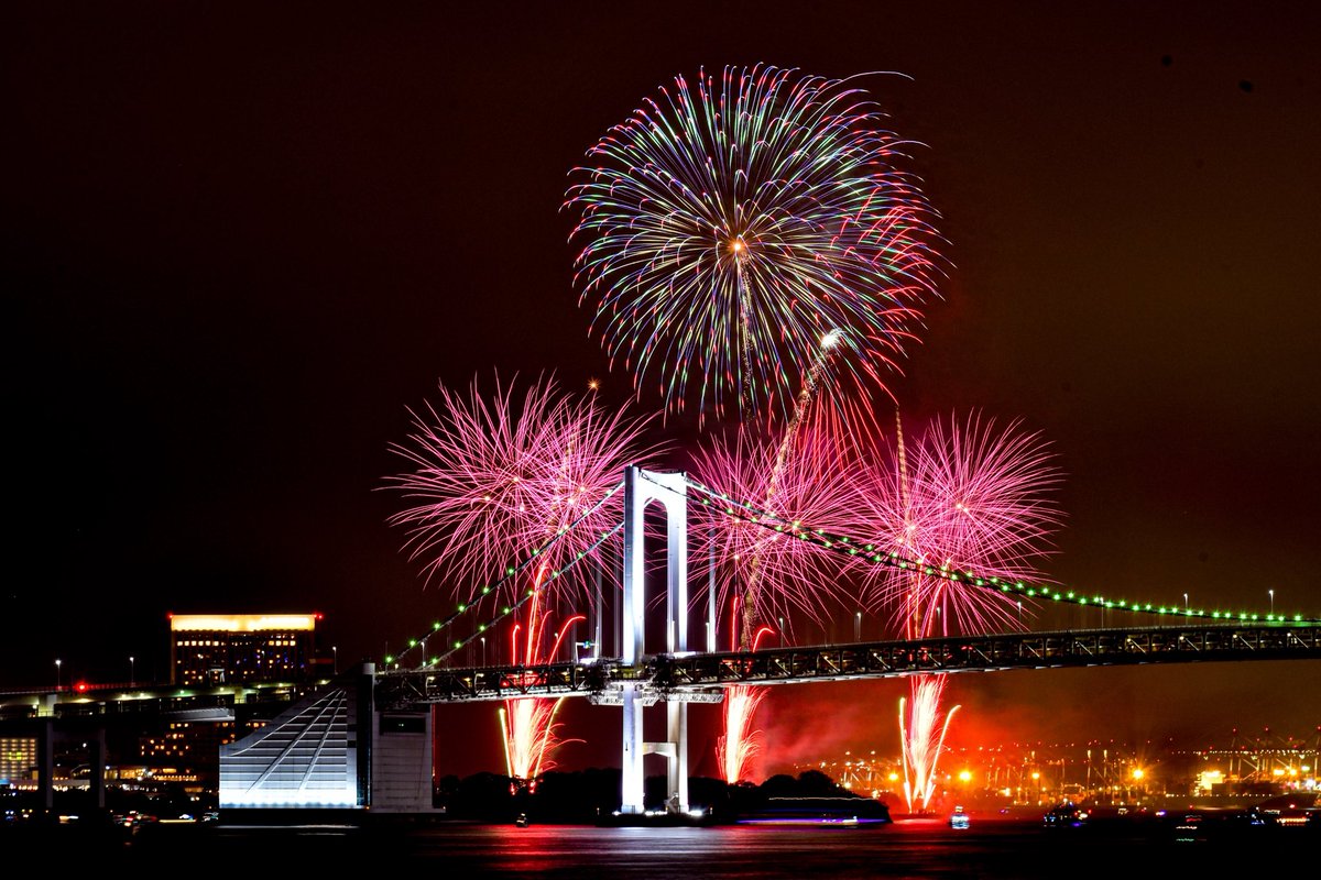 mxy43's tweet photo. STAR ISLAND 2026

レインボーブリッジと花火を一緒に撮れる贅沢な時間でした🎆

#カメラ好きな人と繋がりたい 
#写真が好きな人と繋がりたい 
#写真撮ってる人と繋がりたい 
#ファインダーの越しの私の世界 
#キリトリセカイ 
#photo #photography https://t.co/YOllqrYmNH