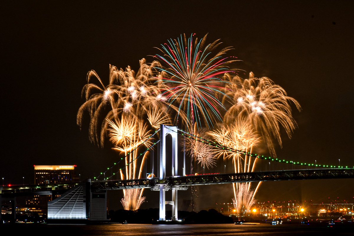 mxy43's tweet photo. STAR ISLAND 2026

レインボーブリッジと花火を一緒に撮れる贅沢な時間でした🎆

#カメラ好きな人と繋がりたい 
#写真が好きな人と繋がりたい 
#写真撮ってる人と繋がりたい 
#ファインダーの越しの私の世界 
#キリトリセカイ 
#photo #photography https://t.co/YOllqrYmNH