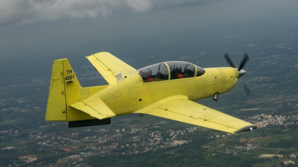SoumyaR57322232's tweet photo. first batch of three TPE331-12B turboprop engines for the overdue indigenous HTT-40 basic trainer delivered to Hal
#Htt40 #HAL https://t.co/VREBmhfLLx
