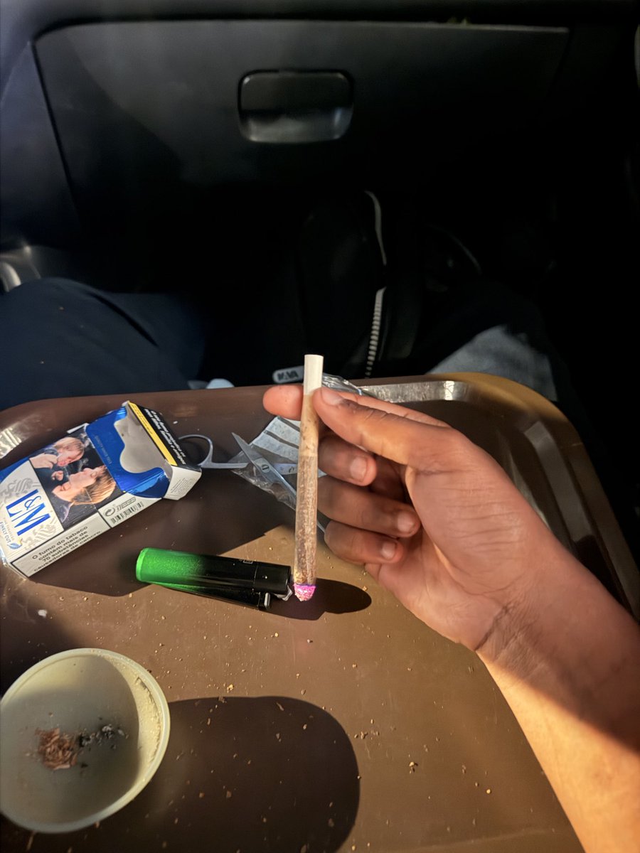 bluntymf's tweet photo. https://t.co/20nVQvE9wa