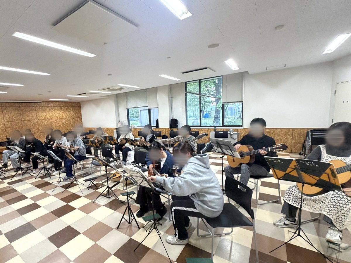 OMC_mandolin's tweet photo. 1年生も交えて、寮祭で演奏する曲の初合奏を行いました！
人数も増え、より迫力のある演奏になりました✨

現在、本番に向けて練習中です🔥
ぜひ楽しみにしていてくださいね😆🎵

#帯広畜産大学 #畜大 #マンドリン https://t.co/tAdjh1TK4m