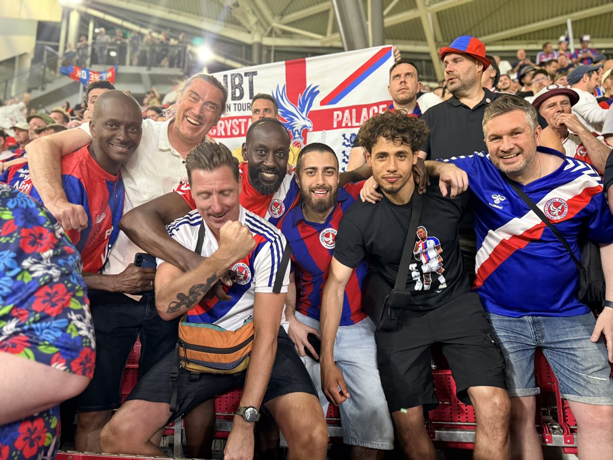 LouKF93's tweet photo. 🏆 🏆 🏆 

#CPFC https://t.co/YtdVFkOwN9