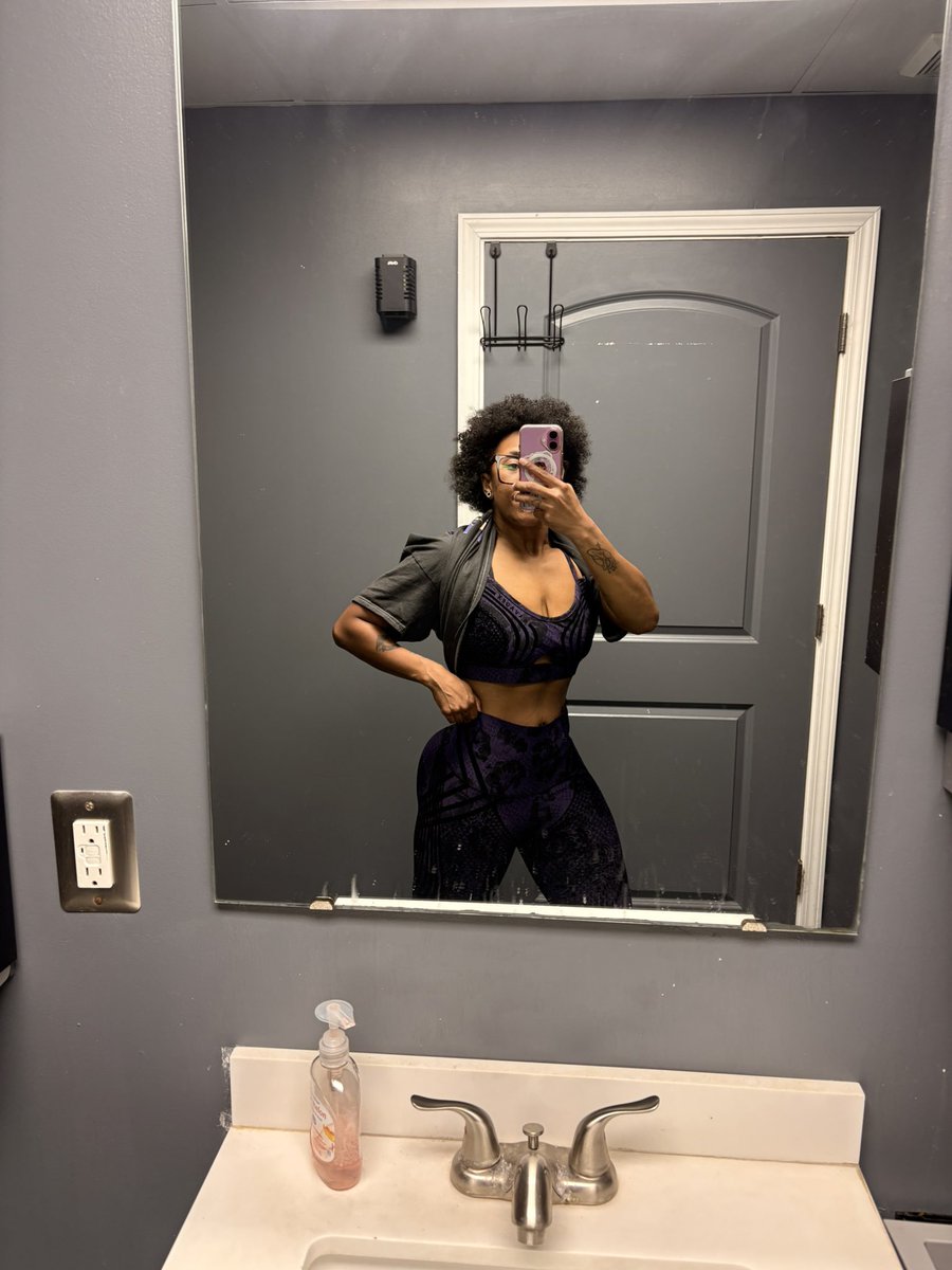 ASH_so_Phat's tweet photo. Are we locked in or what yall? #gymho https://t.co/CkOzCUAm5m