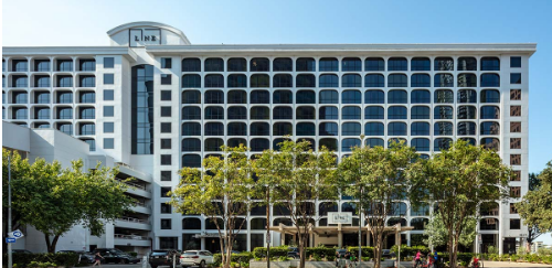FCNightingale's tweet photo. A third Line hotel is facing foreclosure after lenders took control of the boutique hospitality brand’s properties in Washington, D.C. and Los Angeles.

The Line Austin was flagged for June’s foreclosure auction.

The owner allegedly defaulted on the $172 million loan backed by the hotel at 111 East Cesar Chavez Street Austin, Texas. 

JP Morgan provided the mortgage for the 428-key hotel in 2023.

-TheRealDeal
#commercialrealestate