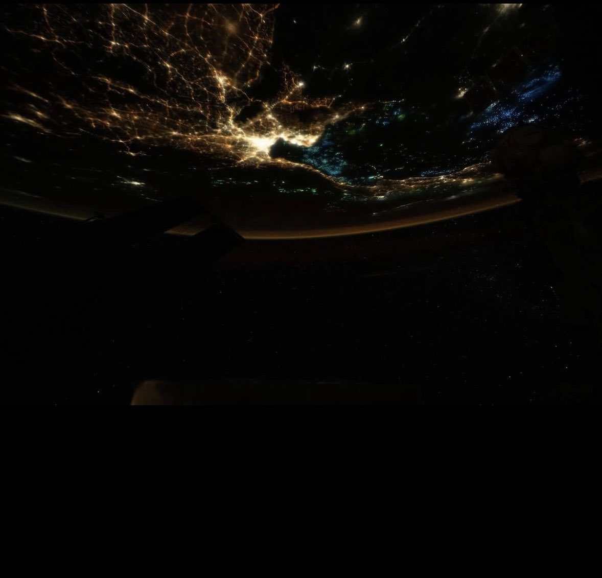 CosmicTechHub's tweet photo. Earth at night from space doesn’t even feel real.

From space, cities look like glowing neural networks spread across an entire planet.

It’s hard to believe every light in this image represents millions of lives, stories, and dreams happening all at once on a tiny world floating through the universe.