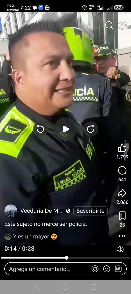 HaroldVsquezve1's tweet photo. @petrogustavo Presidente este doble hijueputa, criminal, usa su uniforme de oficial de @PoliciaColombia para maltratar a las personas, violacion a los derechos humanos BRUTALIDAD Policial @PGN_COL @mindefensa https://t.co/tgEMn7i3HB