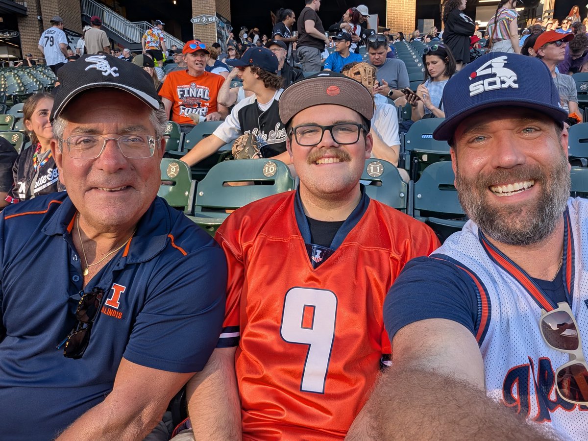 SuperSoler's tweet photo. @IlliniFootball What?? I'm here and saw none of this! 😭 https://t.co/aXUHeADsxY