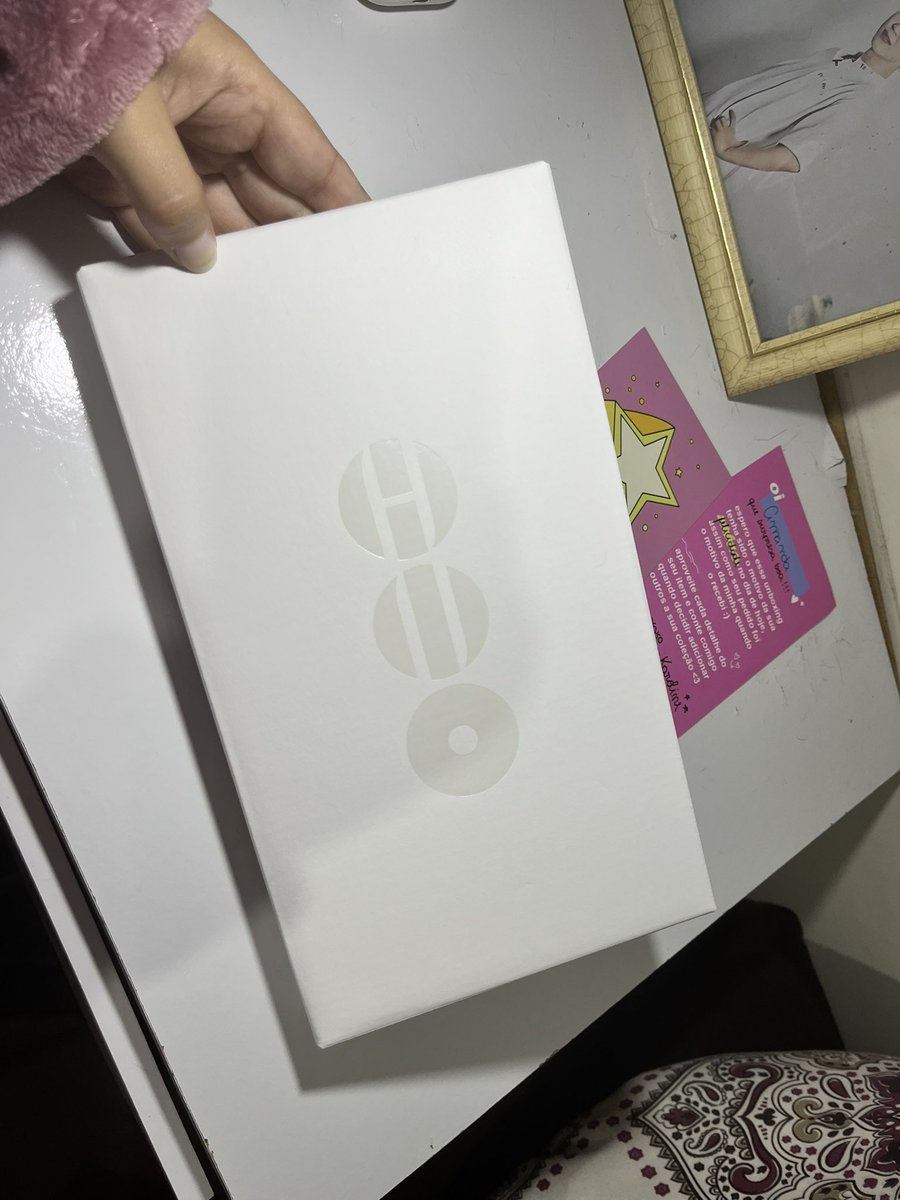 junggukbiased's tweet photo. chegouuuuuuu!!!!!! não acredito q veio o pc do jk e o chaveiro com o jm 😭😭😭😭😭😭 @StoreKLine https://t.co/XVvWkdqQF6