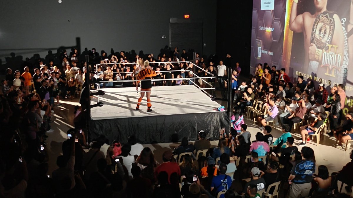 DexconJP's tweet photo. 先週日曜、DXCNはより大きな会場に挑戦し約400人を動員。東南アジア最高峰の選手たちとフィリピンレスラーの試合をファンが見届けました。全てのファン、ゲスト、選手、そしてザックとクリスに感謝します。 https://t.co/Qz7xoCpIeg