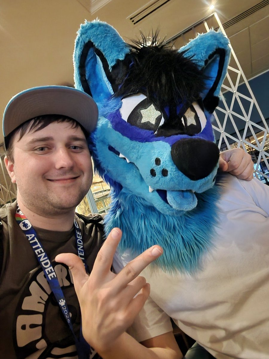 joeey_squared's tweet photo. First #ConFuzzled completed! Was a bit of a unique experience as many of my closest friends in the community weren't there so I was largely either getting to know new people or strengthening friendships with people I hadn't interacted with, leaving me outside of my... [1/6] https://t.co/8oCToZvURD