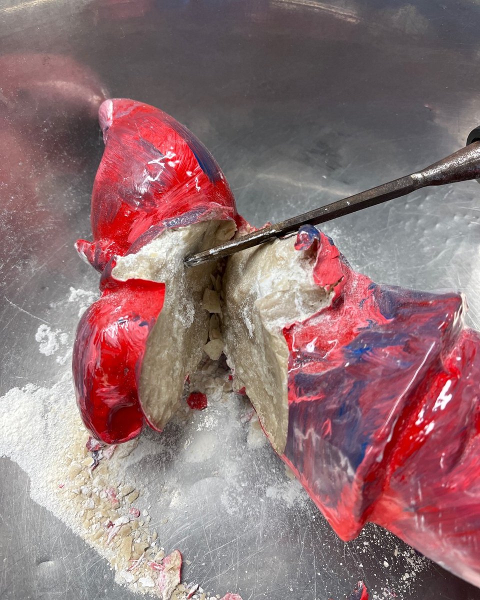 NZ_Customs's tweet photo. A drug syndicate leader has been sentenced to 12 years' imprisonment after an eight-month investigation by Customs connected the man to more than 70 packages of illicit drugs found hidden in household items. Read more: https://t.co/FAoUTdgCAC https://t.co/ReyyqxET6i