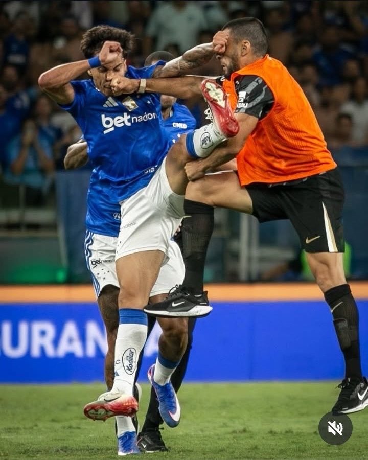 GaloCareca21's tweet photo. ⚠️🐓 Alonso confirma que foi seu último jogo pelo Galo.

Independente dessa passagem não ter sido o esperado, OBRIGADO POR TUDO XERIFE! 

Boa copa do mundo! 🐓🫡 https://t.co/jU9bPwR4NJ